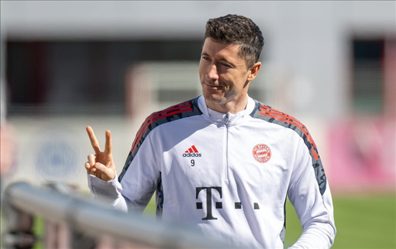 德甲12月4号赛程推荐：奥格斯堡与法兰克福较量，奥格斯堡能否挑战强敌，法兰克福能否顺利过关？