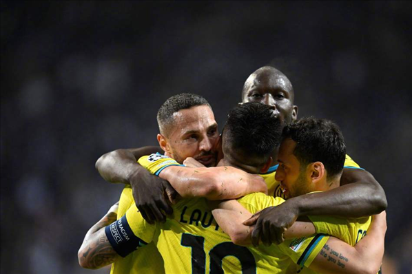 夸张巴黎欧冠轰31脚，只靠争议点球扳平