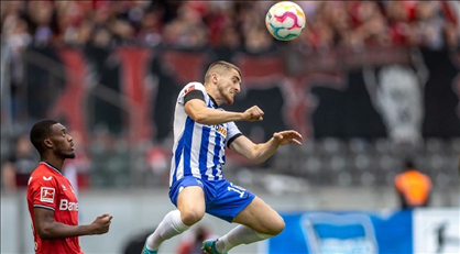 德甲12月4号赛程解读：奥格斯堡与法兰克福对决，奥格斯堡能否保持冷静，法兰克福能否锁定胜局？