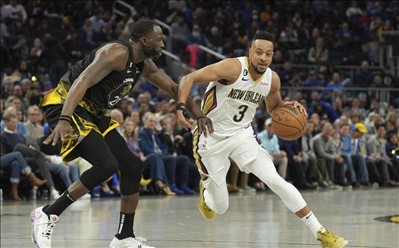 哈登防守神迹！一回合内4次切掉马刺球惊艳全场