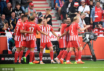 德甲焦点战：波鸿vs沃尔夫斯堡，波鸿主场对阵沃尔夫斯堡，能否创造惊喜，沃尔夫斯堡能否不负众望？