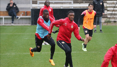 欧冠国米vs巴萨全场回放
