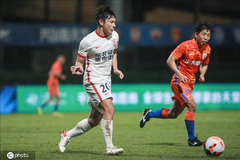 ⚽雨夜逆转！云南玉昆2-1绝杀河南升至第六 何超乌龙成转折点