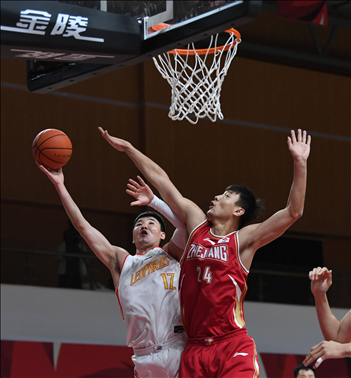 广州龙狮迎战辽宁：CBA广州德比战火即将点燃