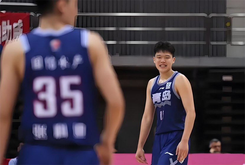 CBA集锦：11月29日 青岛国信制药vs北京控股 比赛直播全场集锦