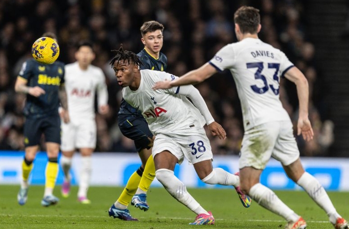 波斯特科格鲁在罗梅罗受伤后对阵布莱顿的比赛中麦迪逊和范德文还是不能出场