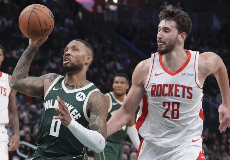 达米安·利拉德复出立大功，投进了制胜球