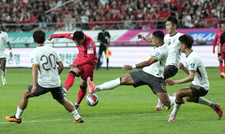 尽管中国队0 - 1负于韩国队，但中国队仍保持着参加世界杯的希望