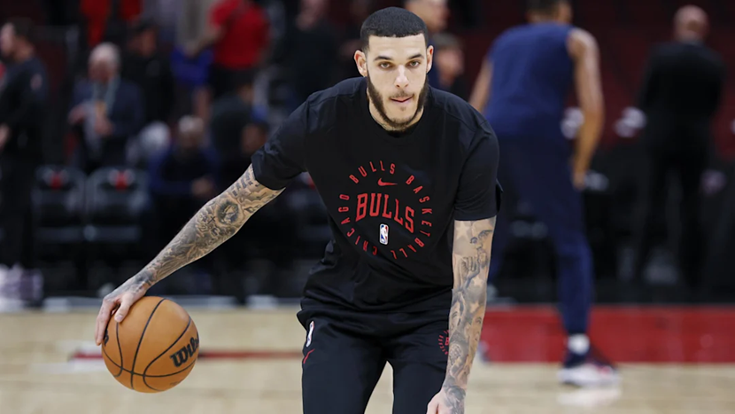 朗佐·鲍尔在阔别NBA近三年后复出，首投命中